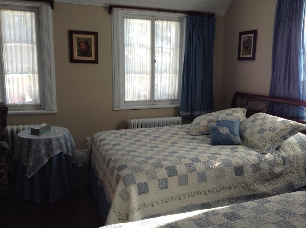 Gil Ann Bed & Breakfast Saint-André-Avellin Oda fotoğraf