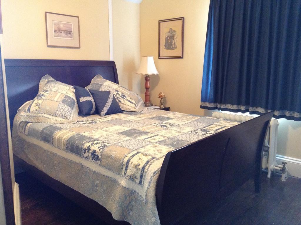 Gil Ann Bed & Breakfast Saint-André-Avellin Oda fotoğraf