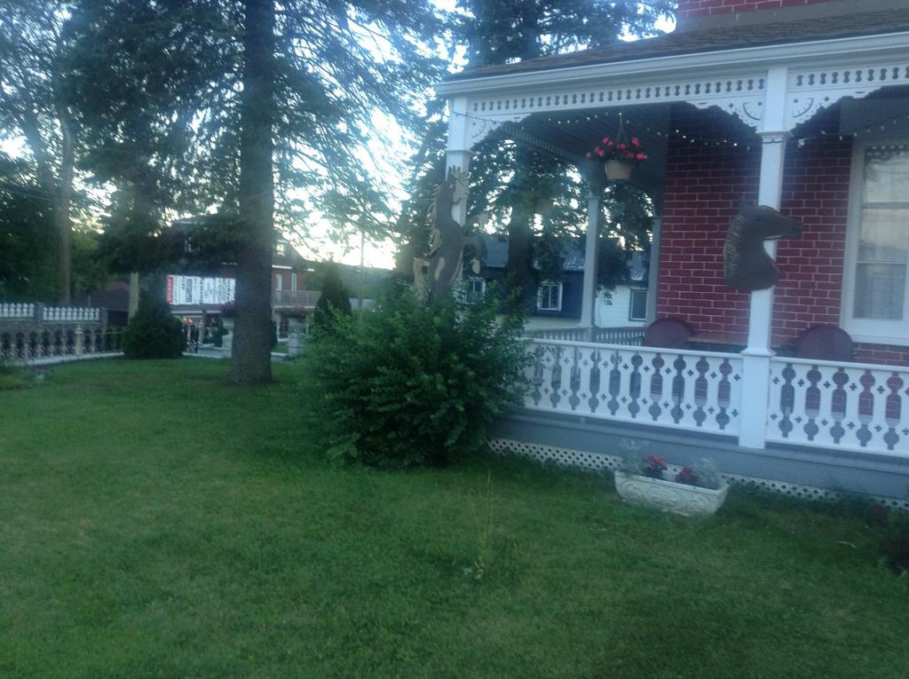 Gil Ann Bed & Breakfast Saint-André-Avellin Dış mekan fotoğraf