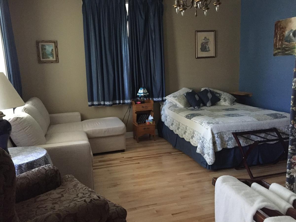 Gil Ann Bed & Breakfast Saint-André-Avellin Dış mekan fotoğraf